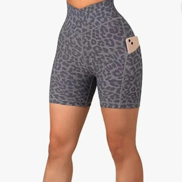 NWOT - Cheetah Biker Shorts - M - Picture 6 of 6